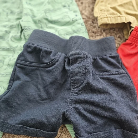 Boys Lot clothing 2 things don't have sizes but I provided the measurements - Picture 6 of 8